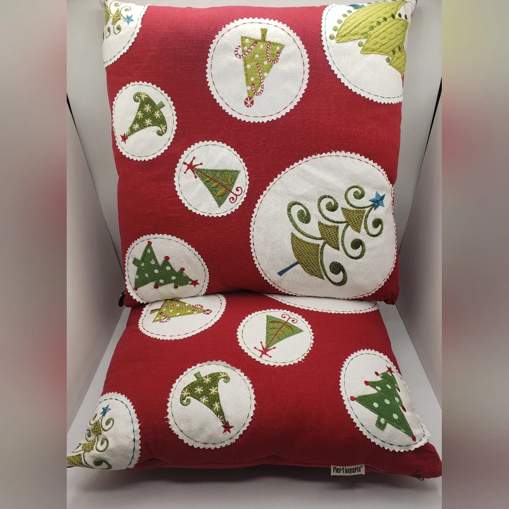 Pier 1 Christmas Tree Pillow Set Red w Patchwork 16